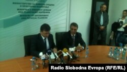 Министерот за животна средина Нурхан Изаири.