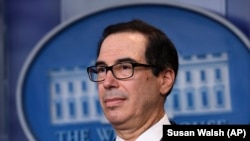 استیون منوچین وزیر خزانه‌داری آمریکا