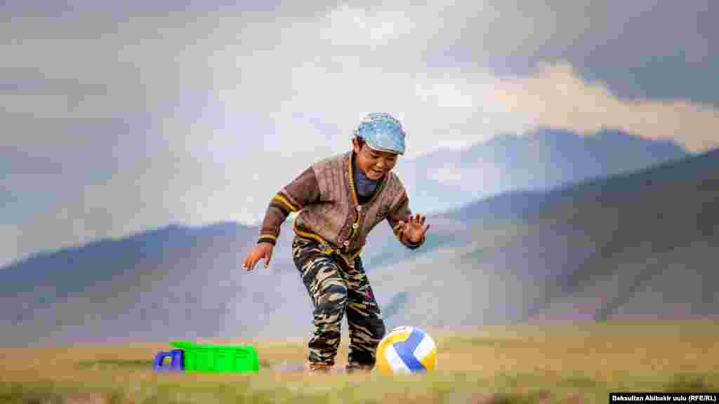 Жайлоодогу футбол.