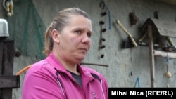 Daniela Tănase, localnică din Plauru, județul Tulcea. Casa ei este la câteva metri de portul Izmail, frecvent bombardat de Rusia cu drone.