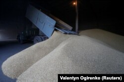 Multe dintre silozurile cu cereale ale Ucrainei sunt pline. Acest lucru ar putea face ca noua cultură să nu aibă unde să fie depozitată.