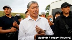 Алмазбек Атамбаев.