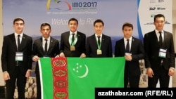 Türkiýede okaýan türkmen studentleri