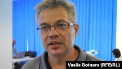 Vitalie Ciobanu în studioul Europei Libere la Chișinău