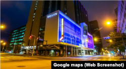 Тепер Crowne Plaza Hotel відомий як Westin Hotel