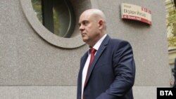 Иван Гешев влиза на заседанието на ВСС