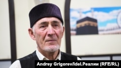 Rauf Ibragimov founded the Mirgaziyan mosque several years ago. "We are citizens of Russia. And you must trust your citizens," he says.