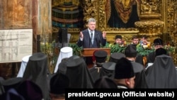Президент України Петро Порошенко звертається до ієрархів під час Об'єднавчого собору. Київ, 15 грудня 2018 року
