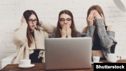 Новый закон о блогерах, если он появится, приведет к тому, что фраза «Ничего не вижу, ничего не слышу, ничего никому не скажу» может стать девизом нового поколения блогосферы Казахстана.