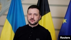 Владимир Зеленский считает, что российские власти распространяют рекламные ролики с призывами заключить контракт через соцсети