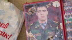 Чаро ба хонаводаи афсари ҳалокшуда хона надоданд?