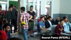 تصویر آٰرشیف : گروهی از جوانان پناهجوی افغان در ترکیه 