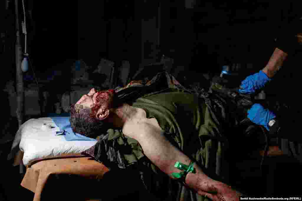 Поранений український військовий у стабілізаційному пункті в Бахмуті, листопад 2022 року