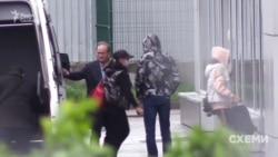 Ним прилетів народний депутат і кум Путіна Віктор Медведчук зі своєю родиною