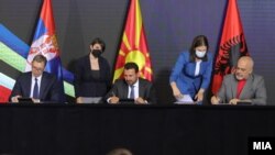 Потпишување договори за соработка, Вучиќ, Заев и Рама на Економскиот форум за регионална соработка, Скопје, 29 јули, 2021