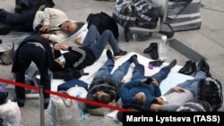 Пасажири в російському аеропорту «Внуково», архівне фото