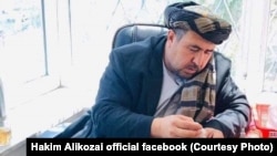 حکیم الکوزی کسی که ادعا دارد واکسین بیماری ویروس کرونا را ساخته است.