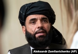 În această fotografie realizată pe 28 mai 2019, Suhail Shaheen, purtătorul de cuvânt al biroului politic al talibanilor din Doha, vorbește presei din Moscova, Rusia.