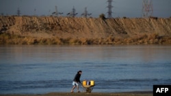 آب در کشوری بسته به خشکه مانند افغانستان ارزش خاص دارد.