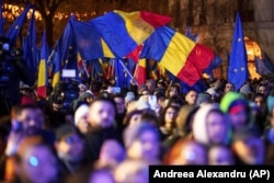 Багатотисячна акція на підтримку демократії у столиці Румунії напередодні другого туру президентських виборів, що були заплановані на 8 грудня. Бухарест. 5 грудня 2024 року