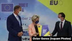 Președintele CE, Ursula von der Leyen, s-a aflat, luni, la București cu prilejul aprobării Planului prin care UE acordă României aproape 30 de miliarde de euro. Banii sprijină reforme și investiții în domenii în care România se află încă în urma majorității țărilor europene.