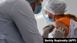 Згідно з детальним прогнозом, кількість нових випадків за добу може сягнути піку в перших числах квітня