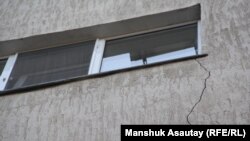 &#x422;&#x440;&#x435;&#x449;&#x438;&#x43D;&#x430; &#x432; &#x441;&#x442;&#x435;&#x43D;&#x435; &#x43D;&#x430;&#x43A;&#x440;&#x435;&#x43D;&#x438;&#x432;&#x448;&#x435;&#x433;&#x43E;&#x441;&#x44F; &#x43C;&#x43D;&#x43E;&#x433;&#x43E;&#x44D;&#x442;&#x430;&#x436;&#x43D;&#x43E;&#x433;&#x43E; &#x434;&#x43E;&#x43C;&#x430; &#x432; &#x43C;&#x438;&#x43A;&#x440;&#x43E;&#x440;&#x430;&#x439;&#x43E;&#x43D;&#x435; &#x417;&#x435;&#x440;&#x434;&#x435;&#x43B;&#x438; (&#x440;&#x430;&#x43D;&#x435;&#x435; &#x43E;&#x43D; &#x43D;&#x430;&#x437;&#x44B;&#x432;&#x430;&#x43B;&#x441;&#x44F; &#x410;&#x43B;&#x433;&#x430;&#x431;&#x430;&#x441;)