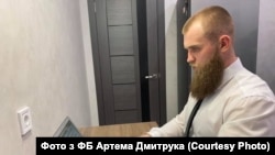 «Зараз відбувається політичне переслідування мене і моєї сім’ї, проти мене самого за мої політичні погляди та підтримку УПЦ», – заявив депутат.