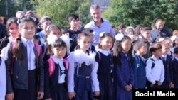 Екатеринбург шаарындагы мектеп. Иллюстрация