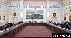 ملاقات هیئت گفت‌وگو کننده صلح با رئیس جمهور غنی