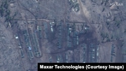 Украинанын чек арасына жакын топтолгон орус аскерлери.