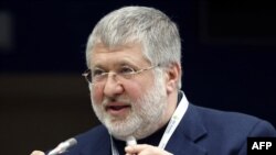 Igor Kolomoiskîi, unul dintre cei mai bogați bărbați ai Ucrainei, a fost inculpat de SUA și i-a fost revocată cetățenia ucraineană anul trecut de către președintele Volodimir Zelenski, căruia i-a fost șef de campanie la alegerile prezidențiale din 2019. 