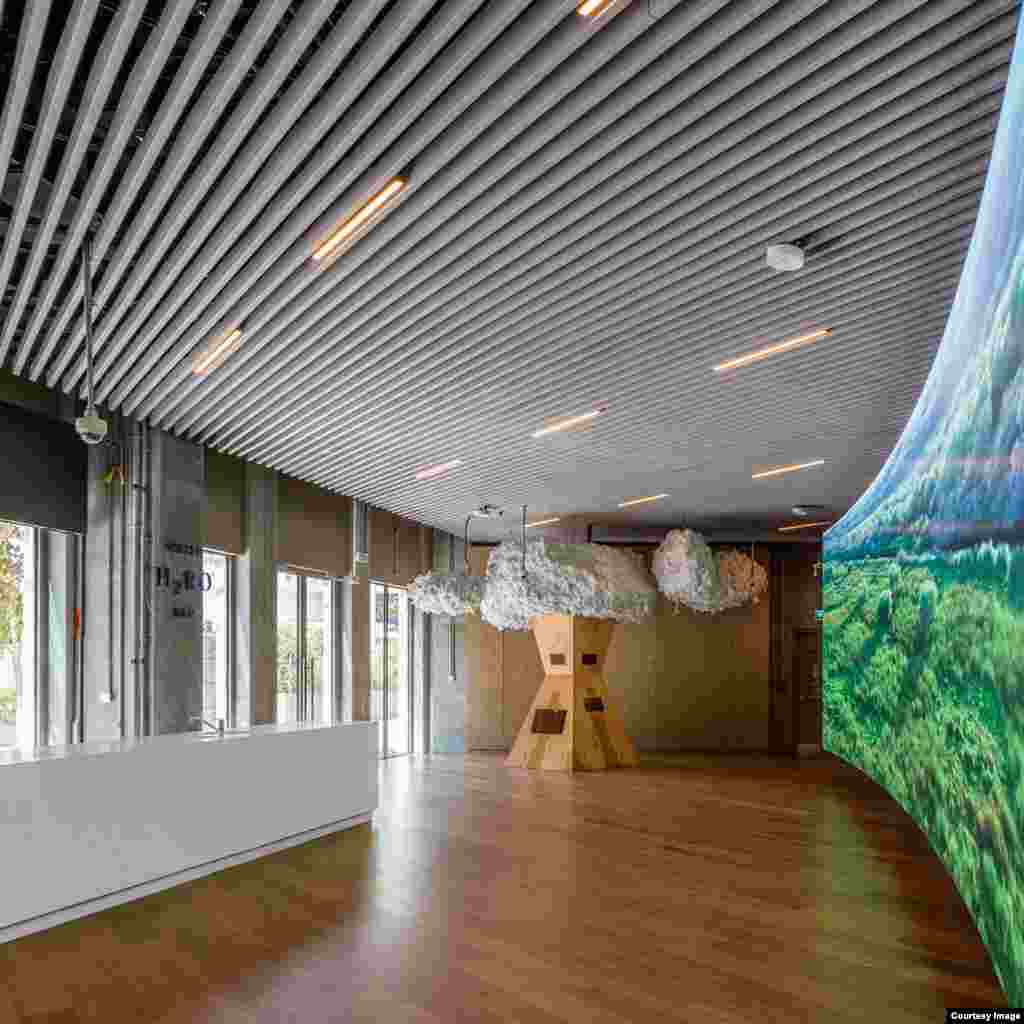 Apa României va fi elementul principal al expoziției din pavilionul românesc, o experienţă redată prin brandul H2Ro şi un water bar. Sunt propuse soluţii pentru viitor, la nivel planetar, prin exploatarea potenţialului autohton, local.&nbsp;