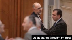 Kelemen Hunor susține că dosarele de la Secția Specială trebuie să ajungă la Parchetul General, nu la DNA, așa cum dorește ministrul Justiției. Imagine generică cu Kelemen Hunor (stânga - UDMR) și Ludovic Orban (PNL - dreapta)