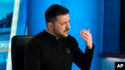 Volodimir Zelenski s-a întâlnit la Kiev cu oficiali francezi şi britanici.