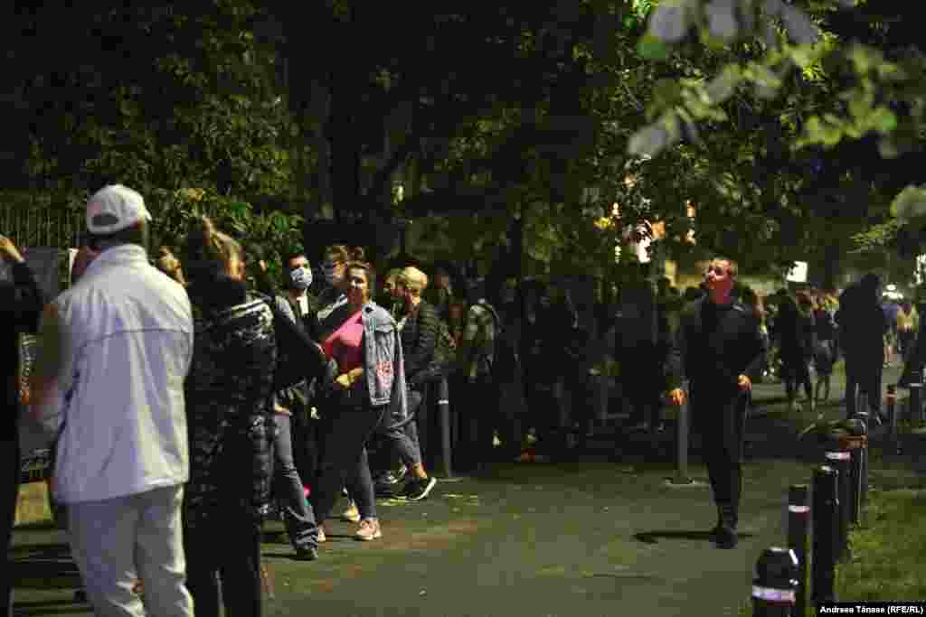 mai 2021 - Coadă la intrarea la Observatorul Astronomic &bdquo;Admiral Vasile Urseanu" din București - . unul dintre cele mai căutate locuri. În 2024, Observatorul va fi închis în Noaptea Muzeelor din 2024