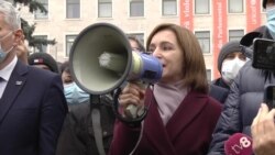 Protest în fața Parlamentului de la Chișinău: Maia Sandu