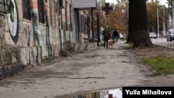 Mare parte din orașele mici și mijlocii din România de-abia adună bani la buget pentru reparația trotuarelor