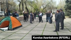 Боршайкомдун алдындагы акция. 14.04.2021.