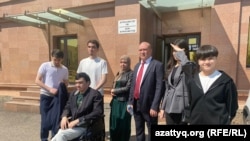 قزاقستان - عبدالخلیل نجیب‌الله که به همراه خانواده‌اش از افغانستان به قزاقستان نقل مکان کرده است. آستانه، ۲۵ آپریل ۲۰۲۵