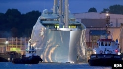   Poliția financiară italiană a confiscat mega-iahtul de 530 de milioane de euro al oligarhului rus, Andrei Melnicenko.