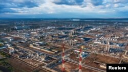 Rafinărie Lukoil la Volgograd, într-o fotografie de arhivă.