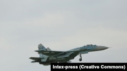 «Це та сама бомба, випущена з літака Су-34; за параметрами польоту вона схожа на крилату ракету, тому її можна перехоплювати засобами ППО»