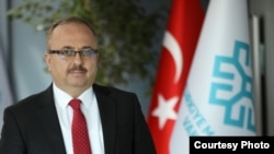 "Маариф" фондунун Башкаруучулар кеңешинин төрагасы Бирол Акгүн. Сүрөт фонддун расмий баракчасынан алынды.