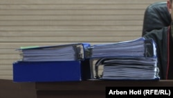 Соттук документтер. Иллюстрациялык сүрөт.