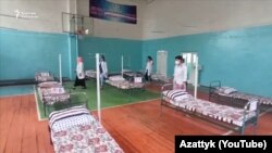 Мектептин спорт залына ачылган стационар. Жалал-Абад. Июль, 2020-жыл.