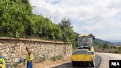 Реконструкција на патот од Тетово до Попова Шапка