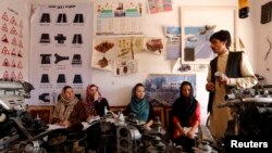 آرشیف، یک صنف آموزشی بخش تخنیکی راننده‌گی خانم‌ها