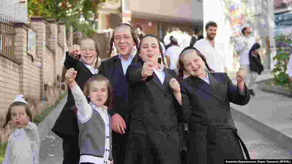 Зустріч Нового року біля могили цадика (праведника) Нахмана, на думку хасидів, приносить щастя