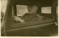 Леонід Рабинович, Дрезден 1945 рік. Фото: zwinger.it Авторські права © Всі права захищені | Літературна спадщина Леоніда Волинського | Тексти та дослідження Олени Костюкович. Із публікації «Настоящего времени»